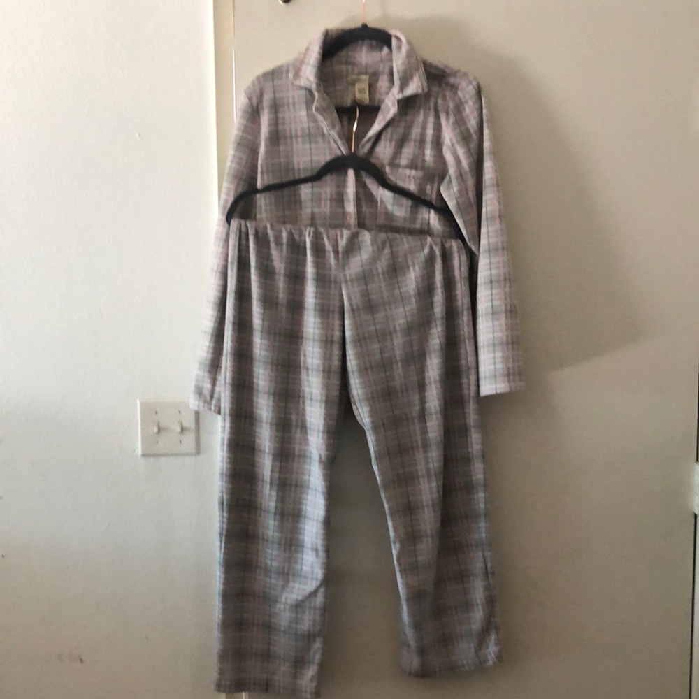 Liz Claiborne PJ set
